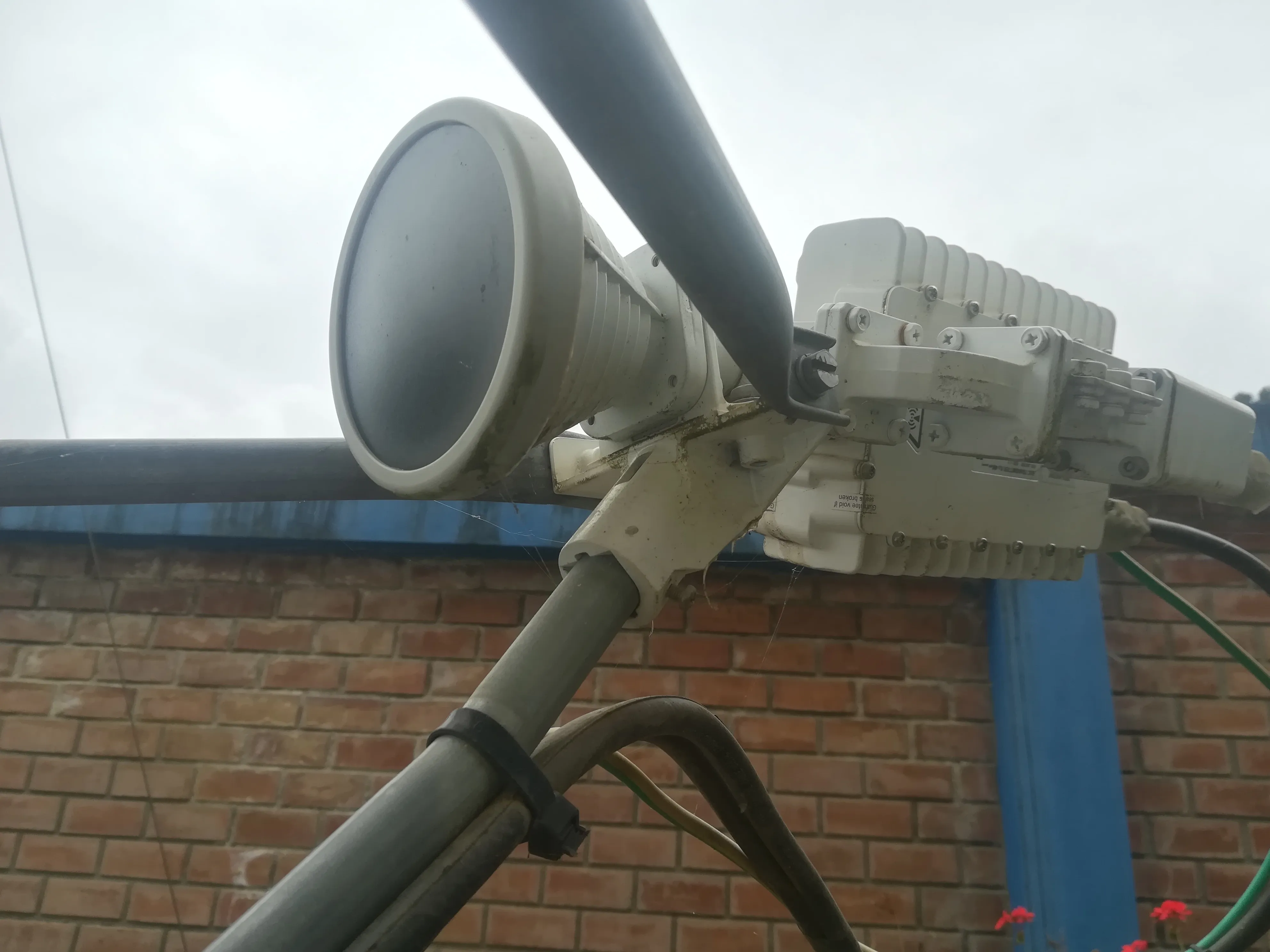 Mantenimiento antena satelital