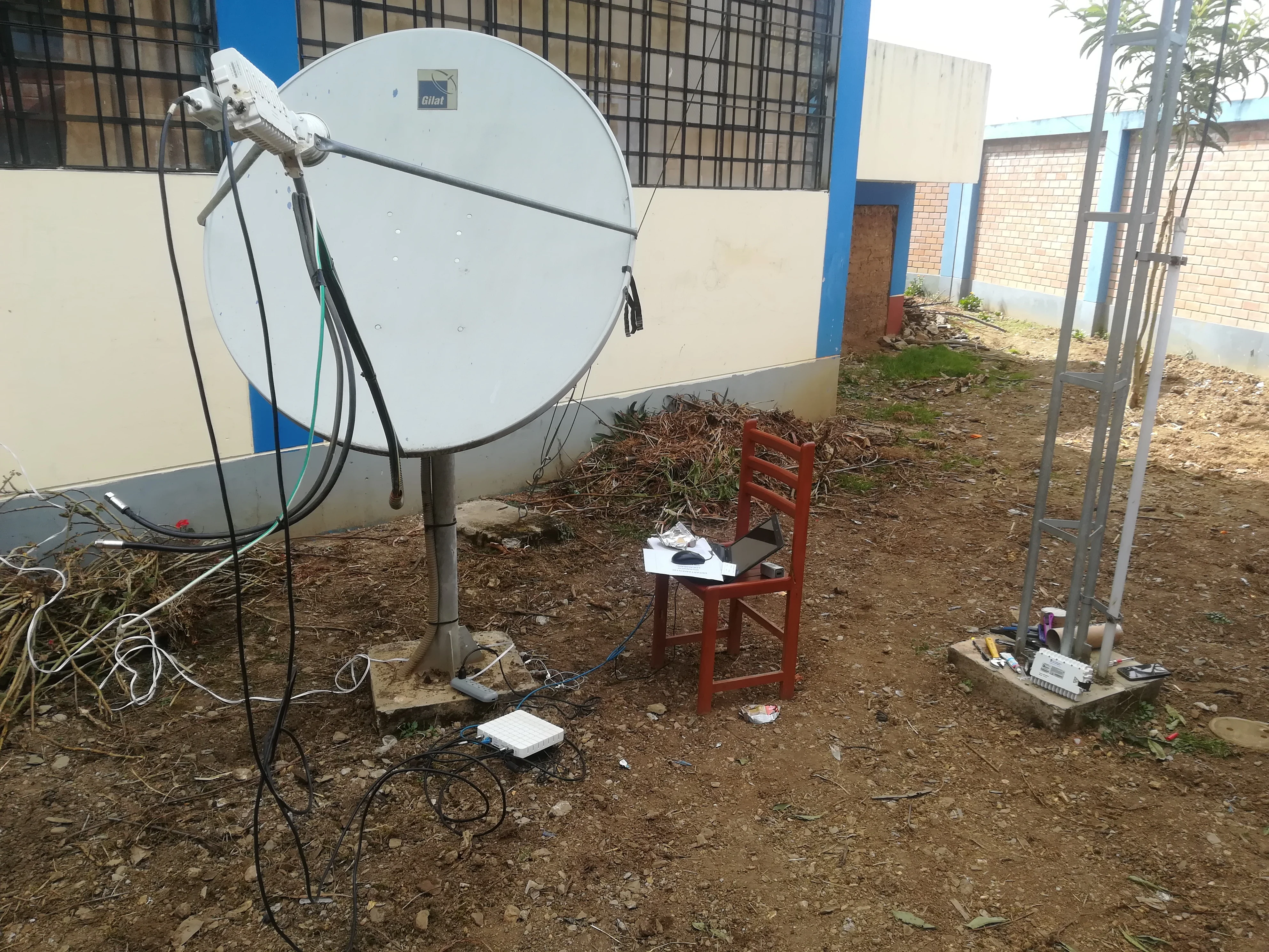Mantenimiento antena satelital